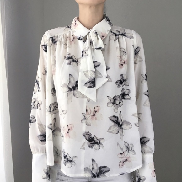 CHICBOMB Tops - Blair floral ribbon collar blouse top